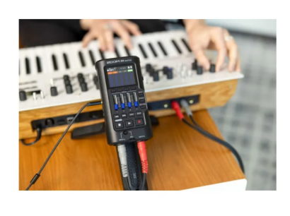 Zoom R4 MultiTrak цифровой рекордер